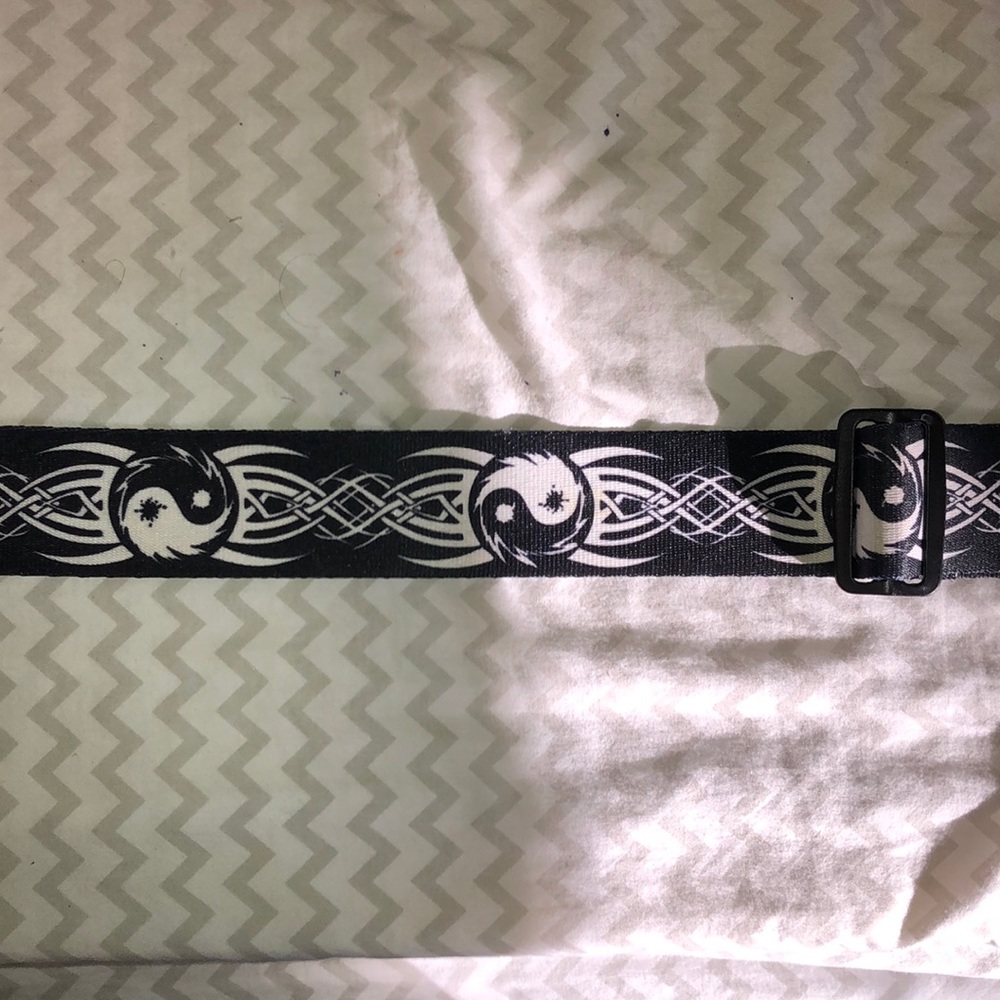 ( Sold ) Ying Yang Guitar Strap - Picture 3 of 5